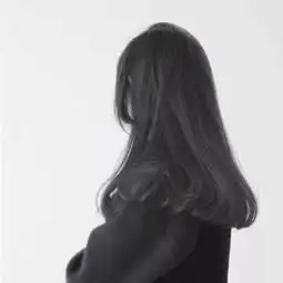 直发显脸大,头发贴头皮要怎么才能显示脸小懒人如何快速打理时髦卷发造型快来学