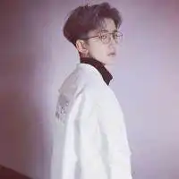 最新qq男生帅气头像图片大全阳光系男生头像