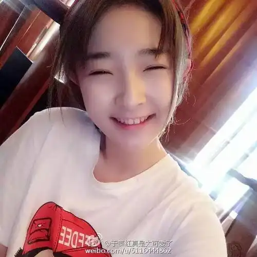 黄宗泽张翰咋了见了这群女孩压抑不住少女心狂嘟嘴卖萌辣眼睛