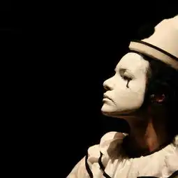 求一张哭泣中小丑的图片