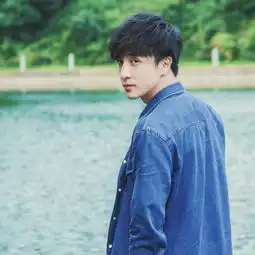 明天是老薛广州站的巡回演唱会,因为票的爱谦谦的小e的美拍