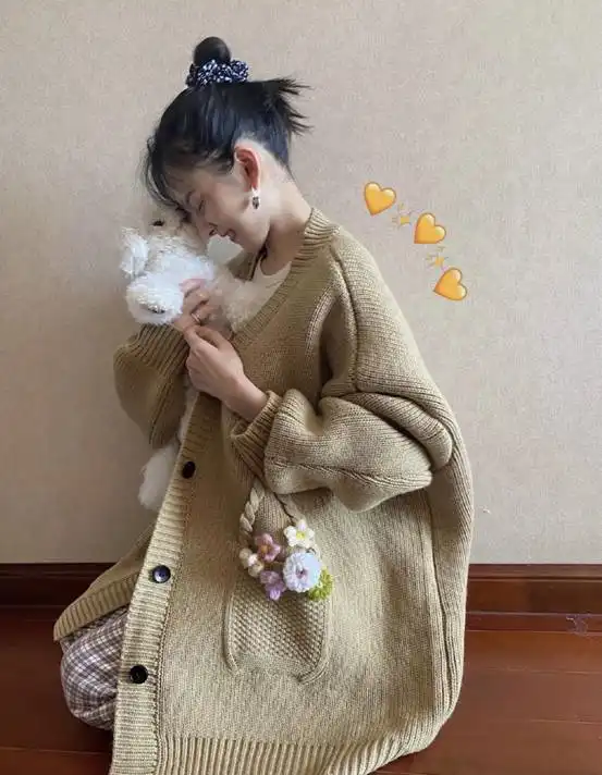 宋祖儿的私服穿搭彰显少女风采可甜美可复古,果然是气质美人