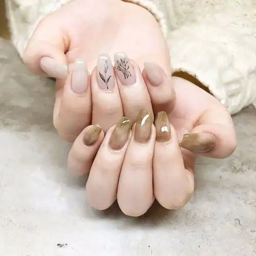 早春简约ins风美甲