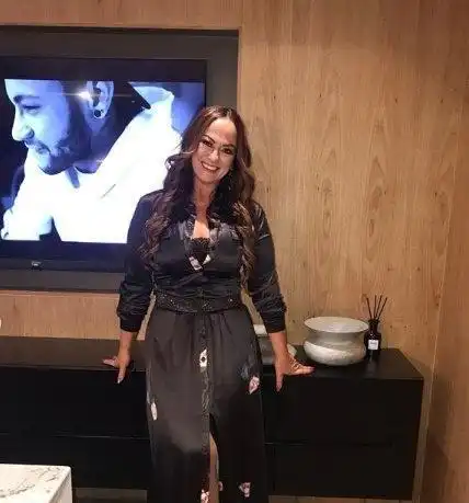 曝内马尔妈妈新恋情结束,只因奶狗男友行为不齿,内马尔如释重负