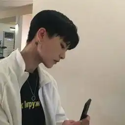 2018最新微信帅哥头像高冷霸气嚣张凭什么没有你我就要难过