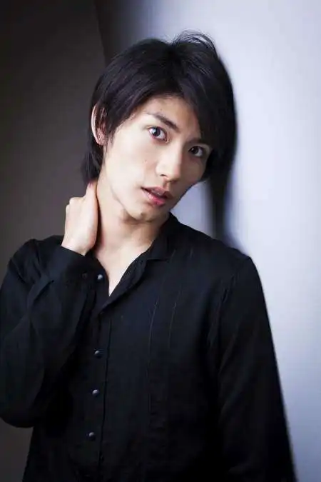 三浦春马在家去世,恋空和巨人真人版的男主,为何英年早逝