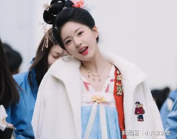不同导演镜头下的赵露思凤隐vs程少商,没有对比就没有伤害