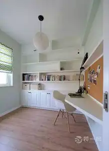 橙色系女生头像图片书房