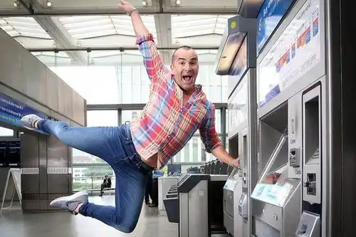 毛骨悚然英国男子发视频煮饭,锅里煮的是自己亲妈