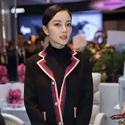 库里最火辣女球迷期待圣诞大战