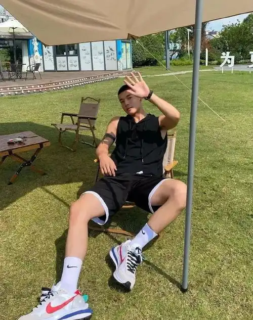 精致少爷,狂野不羁翘臀霸道总裁,白袜长腿小狼狗,禁欲系肌肉男