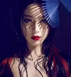 张杰为了防止谢娜走丢,买了个小黄人系在她身上