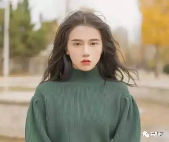 传说中网红界禁欲系女神,结果真人是个塌鼻黑脸小短腿