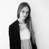 狂野奔放的黑白欧美女生头像图片凉情凉心姑娘五毒不侵