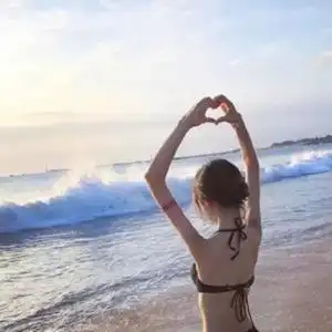 抖音头像女生背影图片