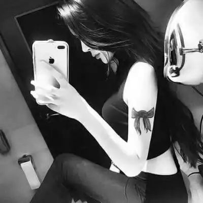 情侣头像黑白系最新版高冷气质情侣黑白头像一男一女