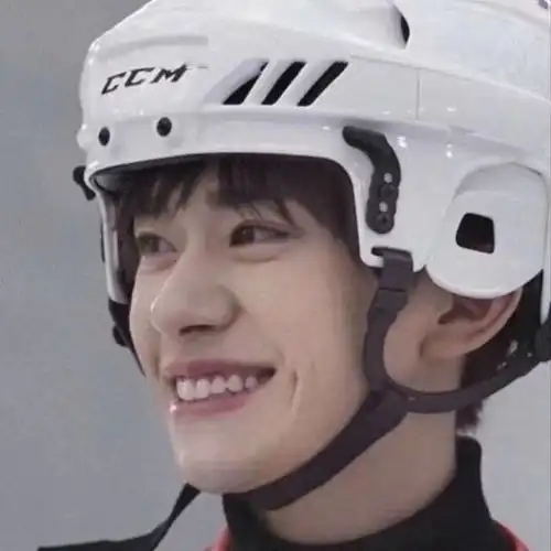 易烊千玺适合做壁纸的图片,有推荐吗