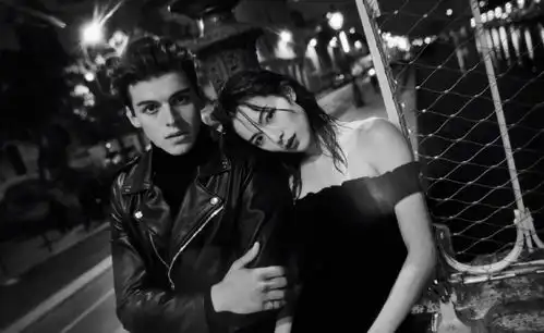 网友找出钟楚曦男友照片,男生颜值高过李现,俊男美女好配