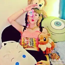 喜欢粉色的水原佑果原来是个好色之徒