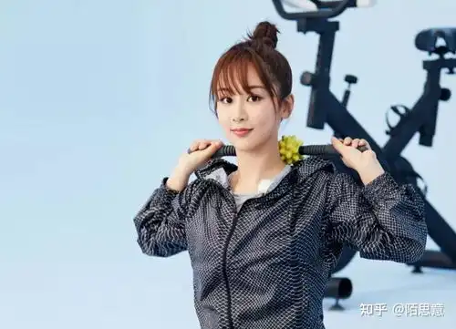 如何看待杨紫被网友评价为2021年度最惨女明星