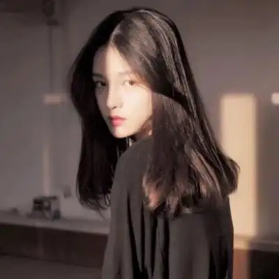 女生头像白色简约系侧脸