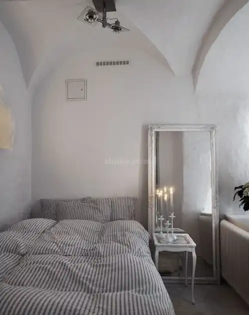 呆萌家具巧收纳卧室床头无压力