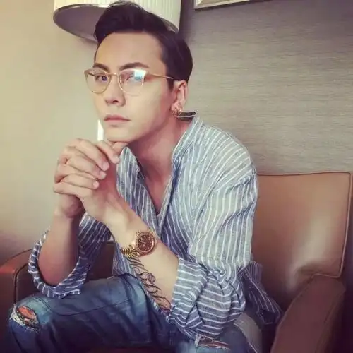 覆面系noise男主头像
