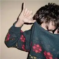 纯色调背景男生头像