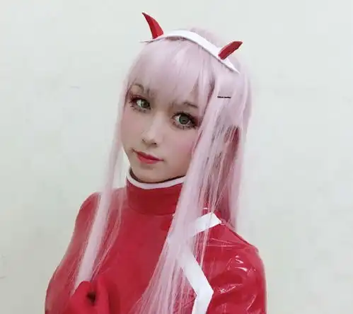 林志玲春晚绽放替身微博引粉丝热议,18岁的她是个动漫少女