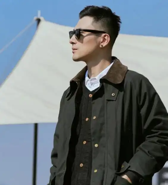 中年男人最好少穿这3种外套,看着廉价没品味,建议换成这3种