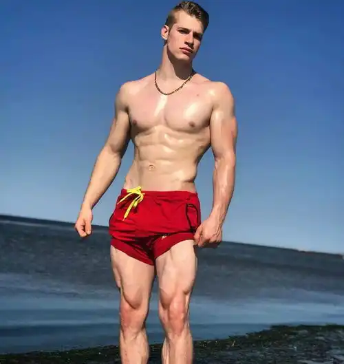 十八岁的肌肉男孩patrickleblanc,别人的十八岁