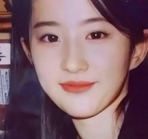 刘亦菲早年清纯照,90后的回忆,00后可惜了