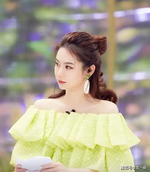 众女星怒怼杨丽萍恶评,女人有自身的价值,努力活自己怎么了