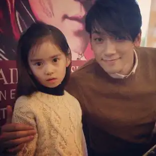 粉嫩小萝莉韩版萌神