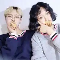 世有寒风必有暖光情侣头像