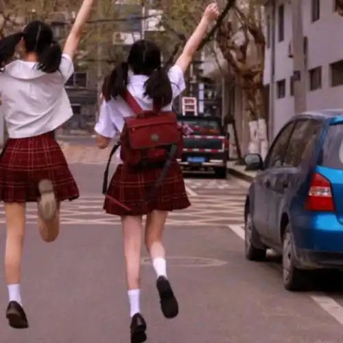 黑色系闺蜜头像女生街拍