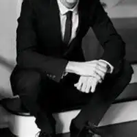 清晰男神拿手机头像微信头像图片大全