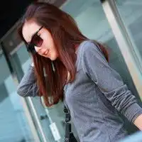 街拍女生头像幸福女生的容貌