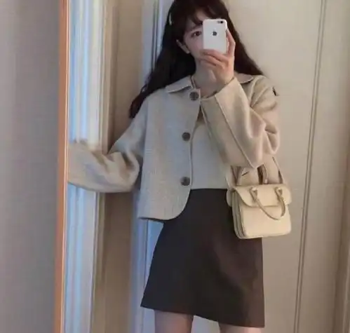 今年冬季主旋律温柔系穿搭,女人味十足,拒绝单调沉闷感