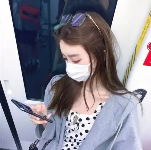 冷色系图片头像女生娇柔