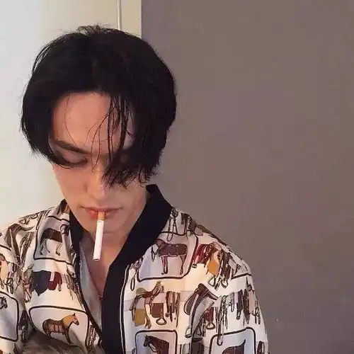 头像先说爱的先不爱,后动心的不死心