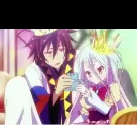 又一个动漫男生红发女生白发玩手机游戏然后两人还都带着皇冠