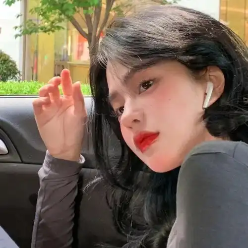 头像丨去更远的地方见更亮的光