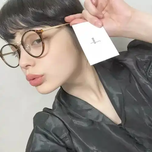 女生头像恶魔系发型