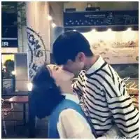 给几张好看的男生和女生接吻的头像