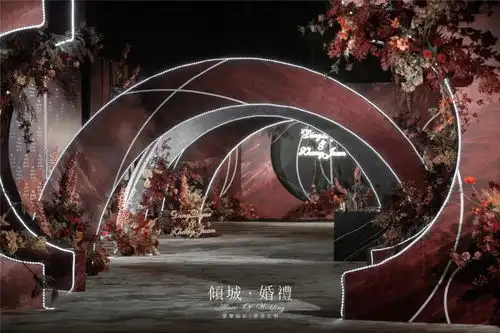 一场红黑色系的时尚婚礼,轻奢大气的高级空间感