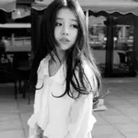 qq头像女生纯白