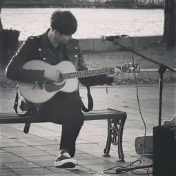 求个看起来很孤独的头像