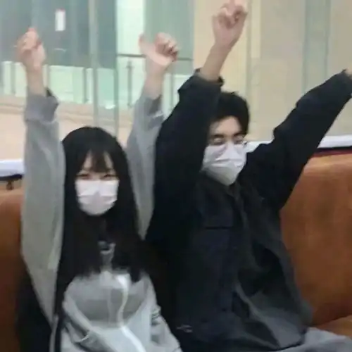 情侣头像一男一女真人系