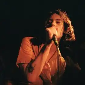 头像精致的沉默凌驾于一切之上